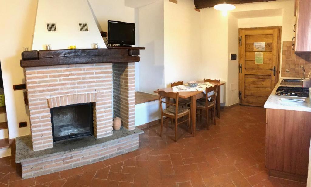 Agriturismo Podere Casano Радикофани Экстерьер фото